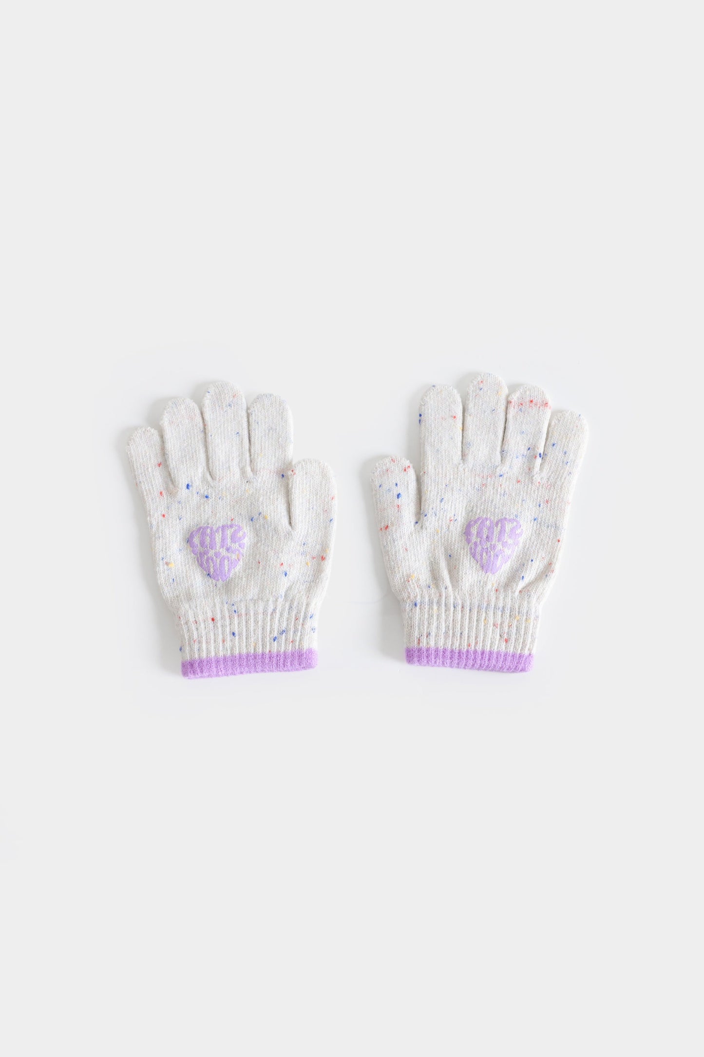 GLOVES WITH GRAPHIC HEART DETAIL