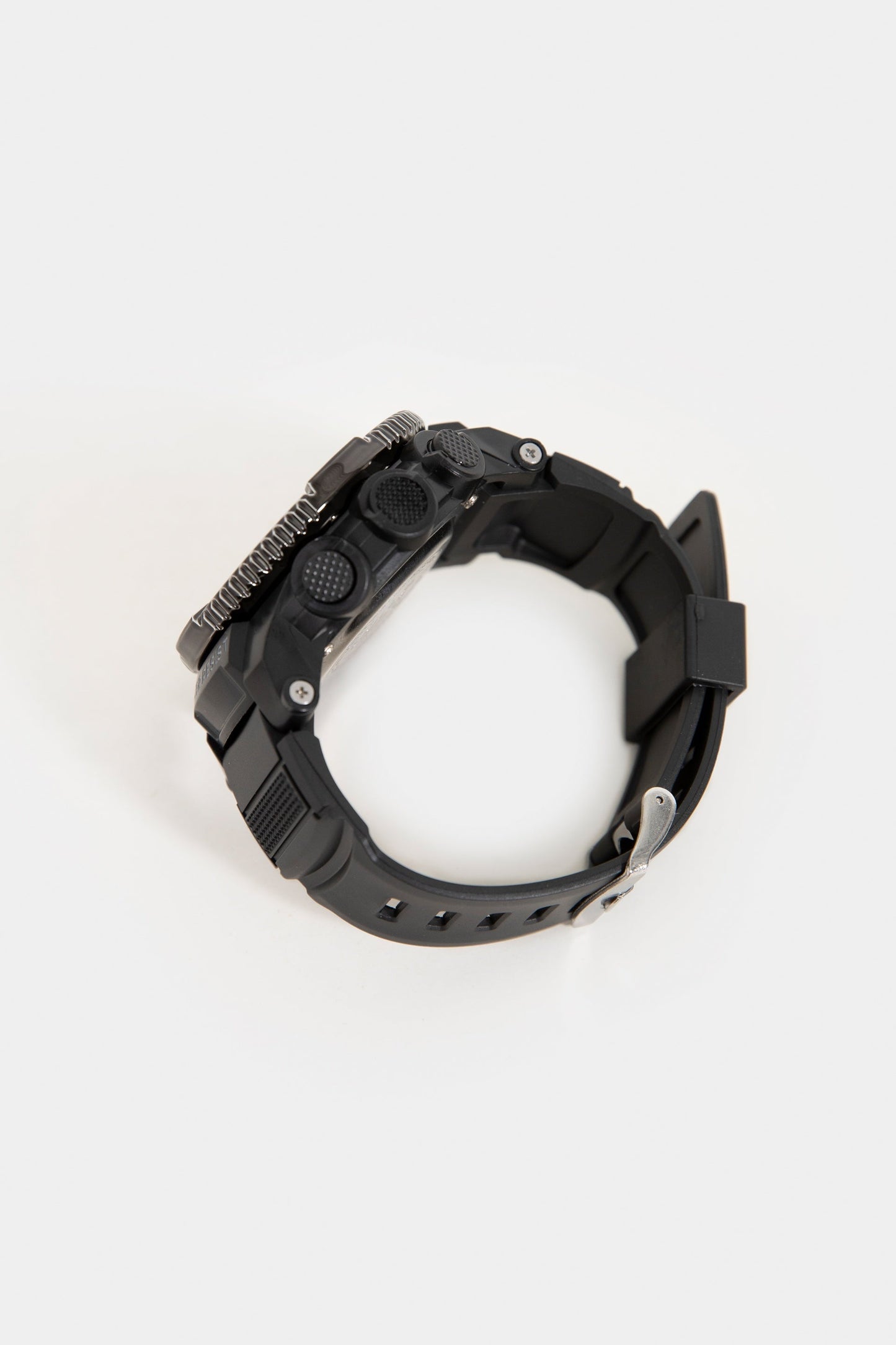 SPORTY DIGITAL WATCH