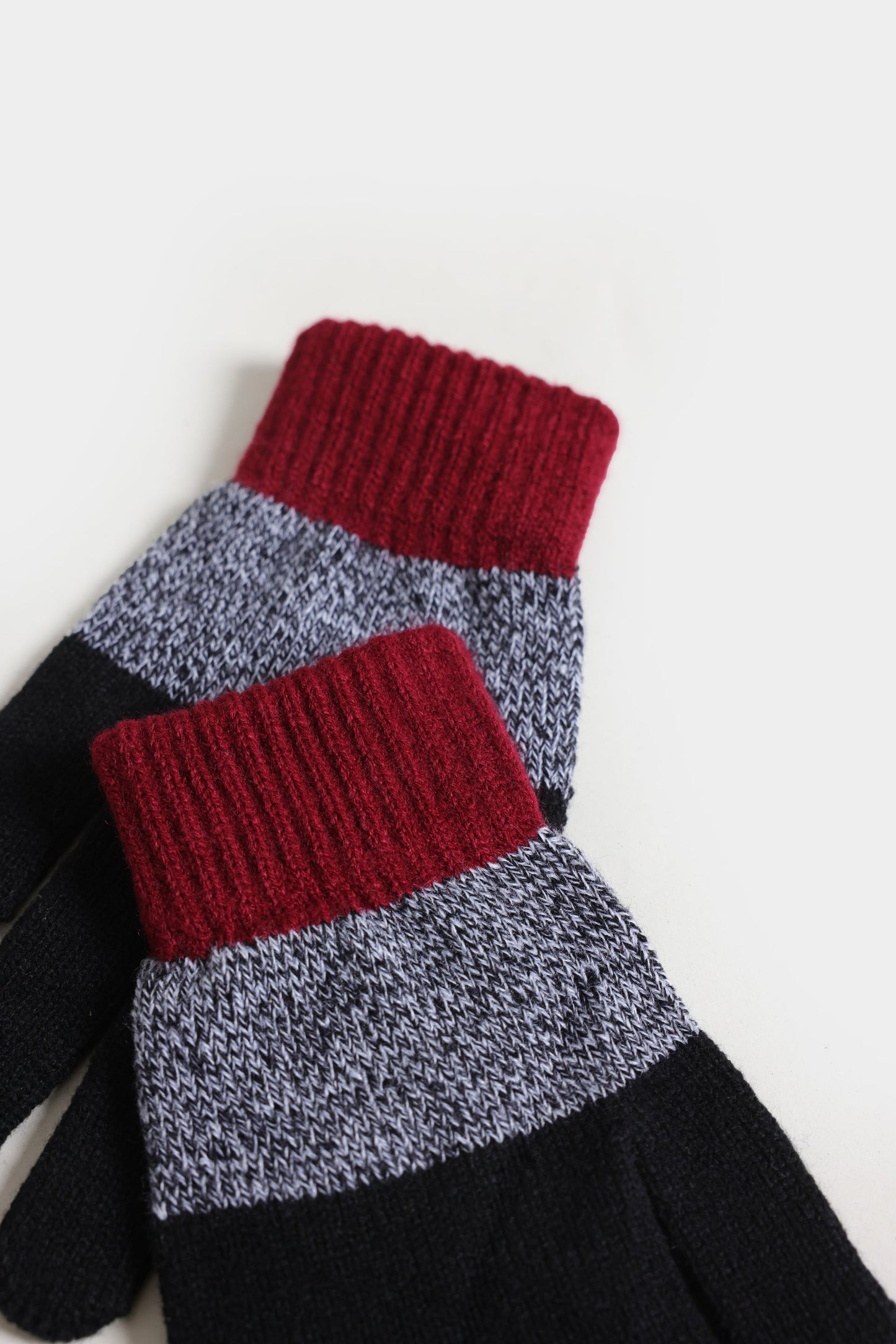 Knitted Contrast Gloves